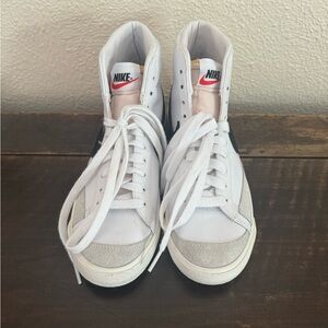 NIKEY Blazers womens 7